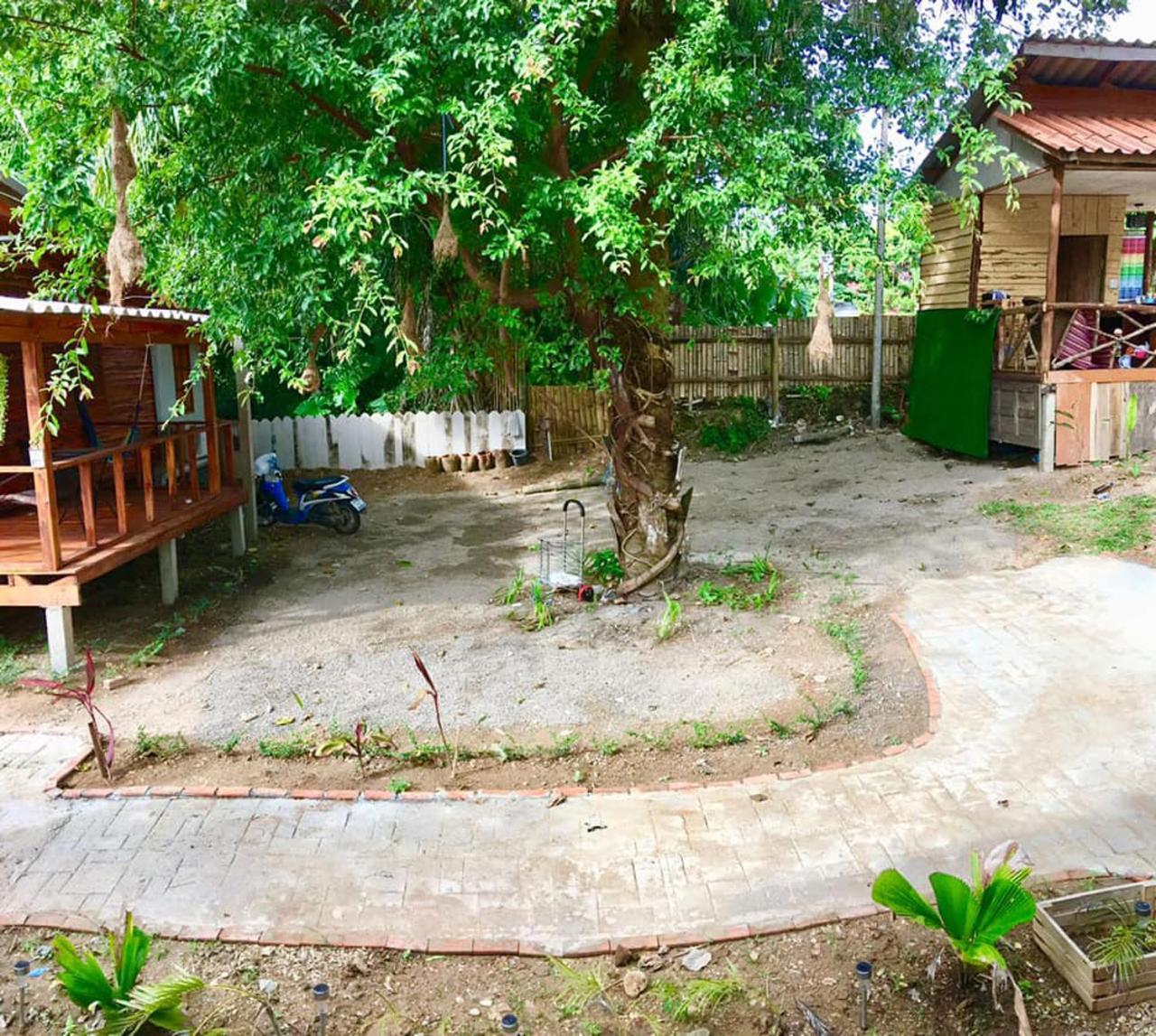 Lanta A Toi House Hotel Koh Lanta Bagian luar foto