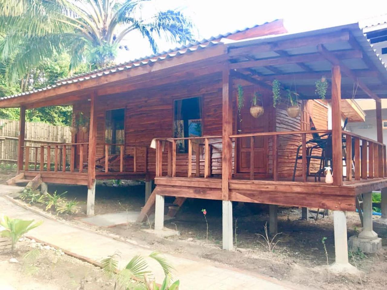 Lanta A Toi House Hotel Koh Lanta Bagian luar foto