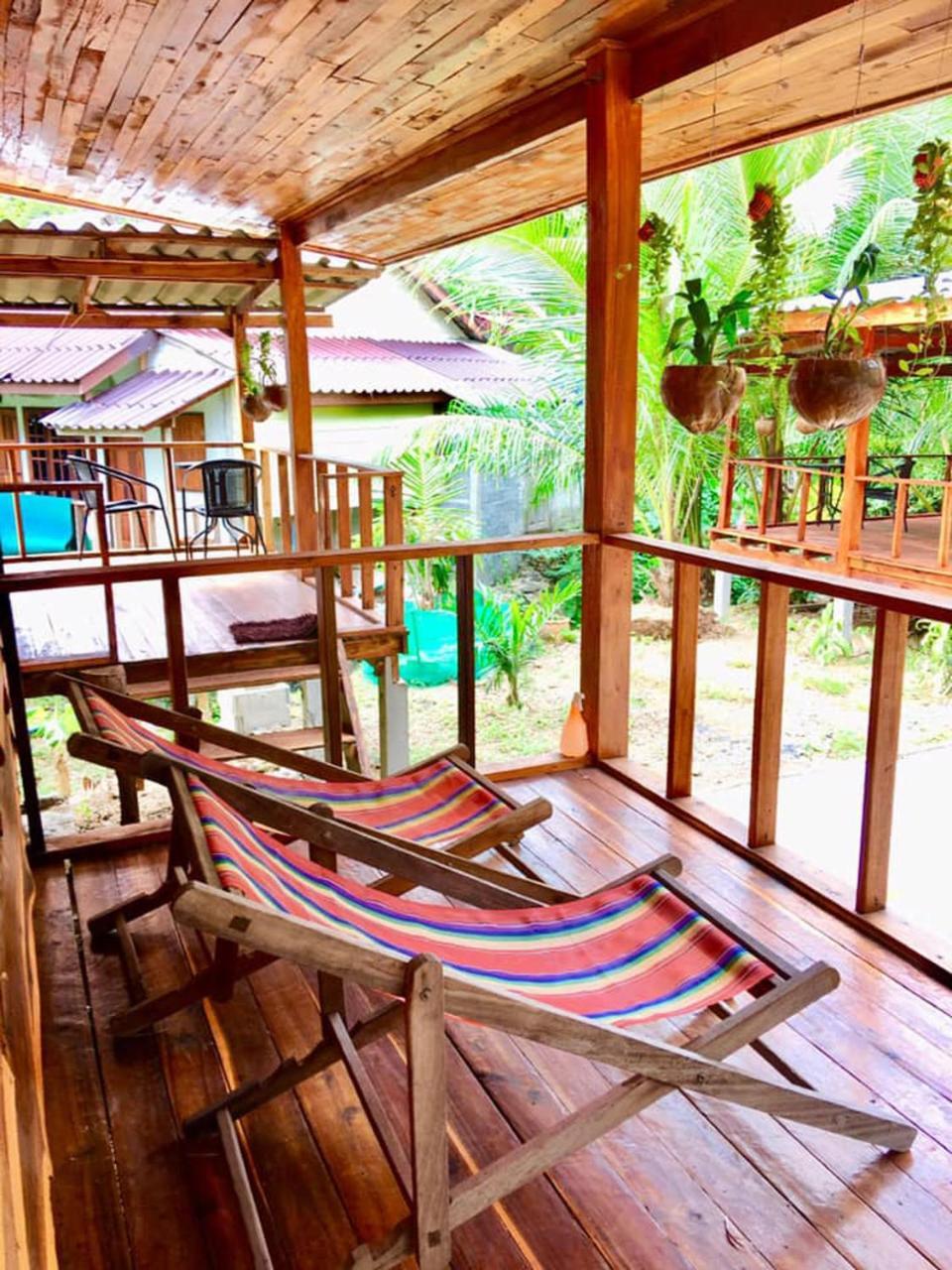 Lanta A Toi House Hotel Koh Lanta Bagian luar foto