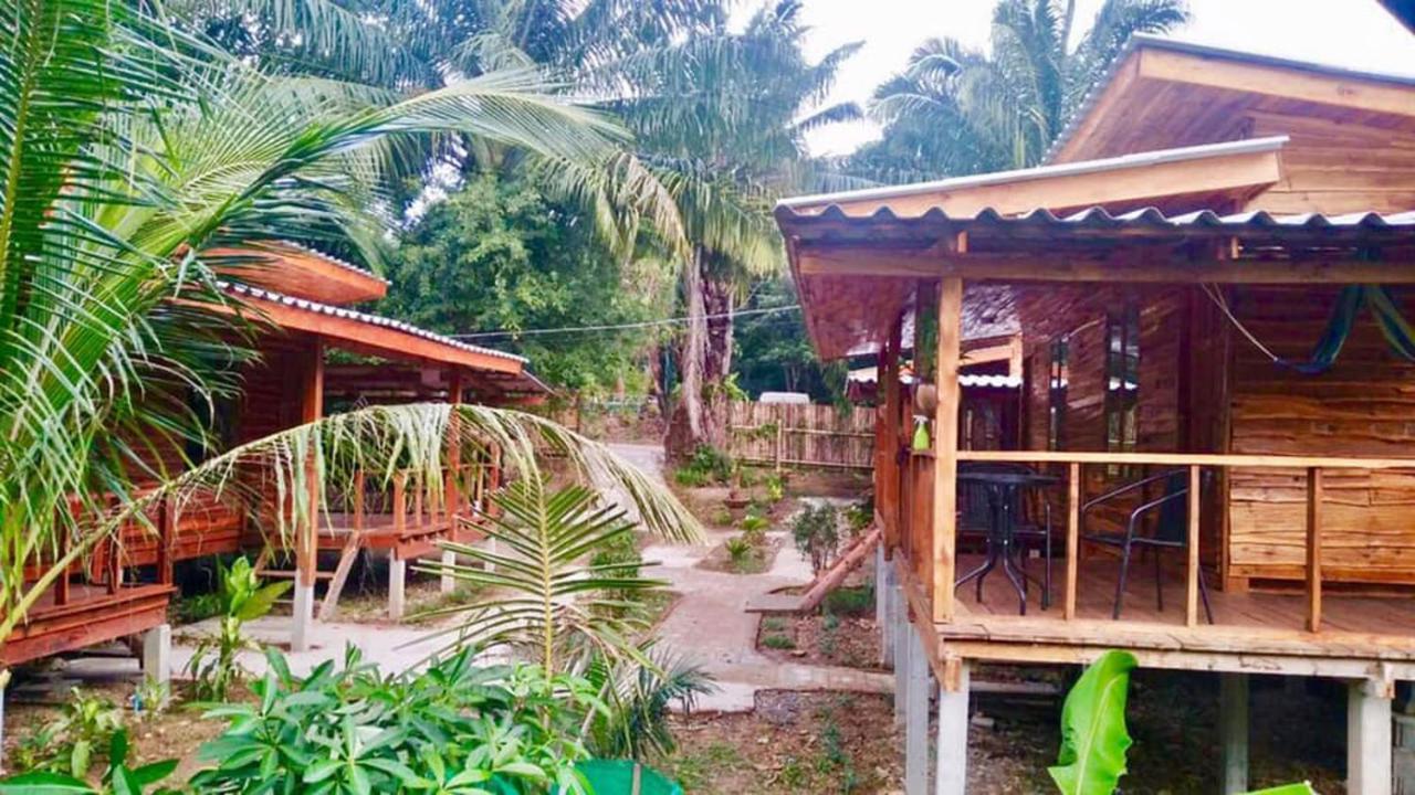 Lanta A Toi House Hotel Koh Lanta Bagian luar foto