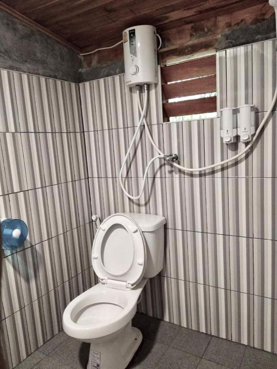 Lanta A Toi House Hotel Koh Lanta Bagian luar foto