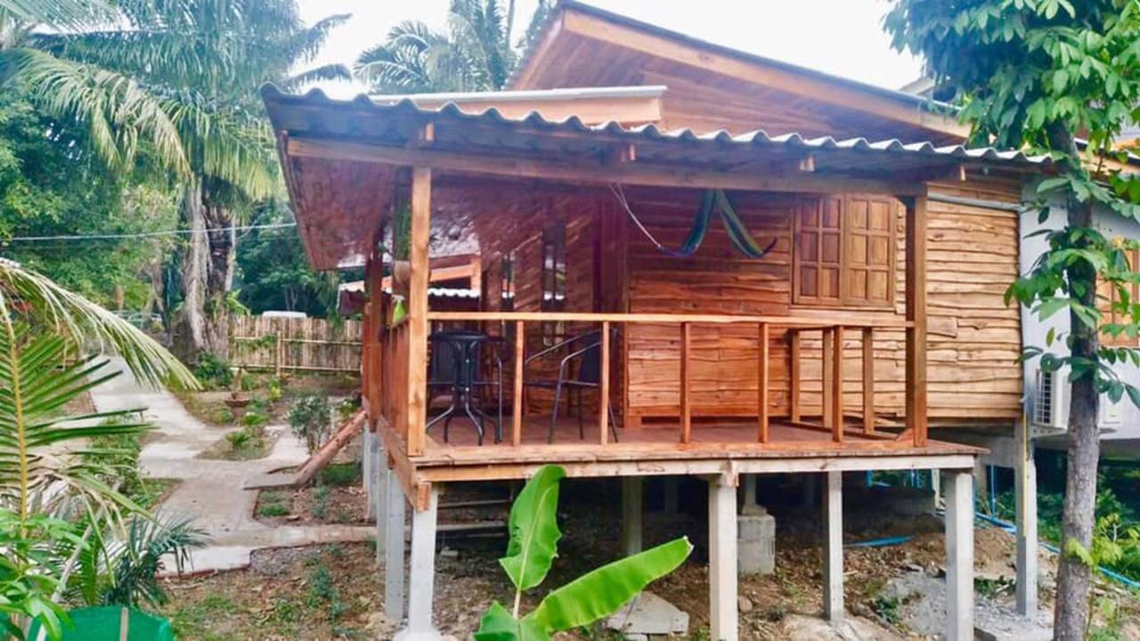 Lanta A Toi House Hotel Koh Lanta Bagian luar foto