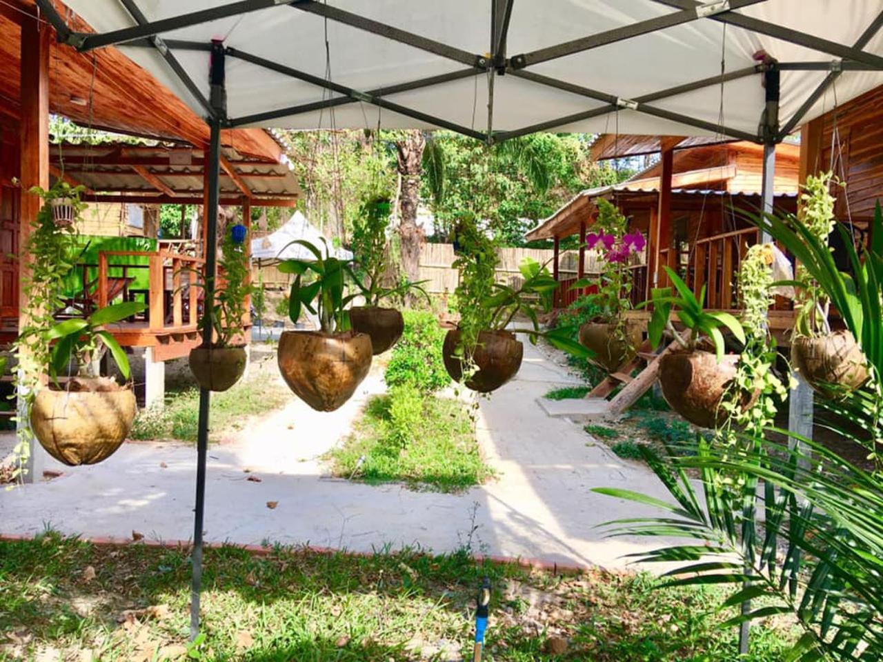 Lanta A Toi House Hotel Koh Lanta Bagian luar foto