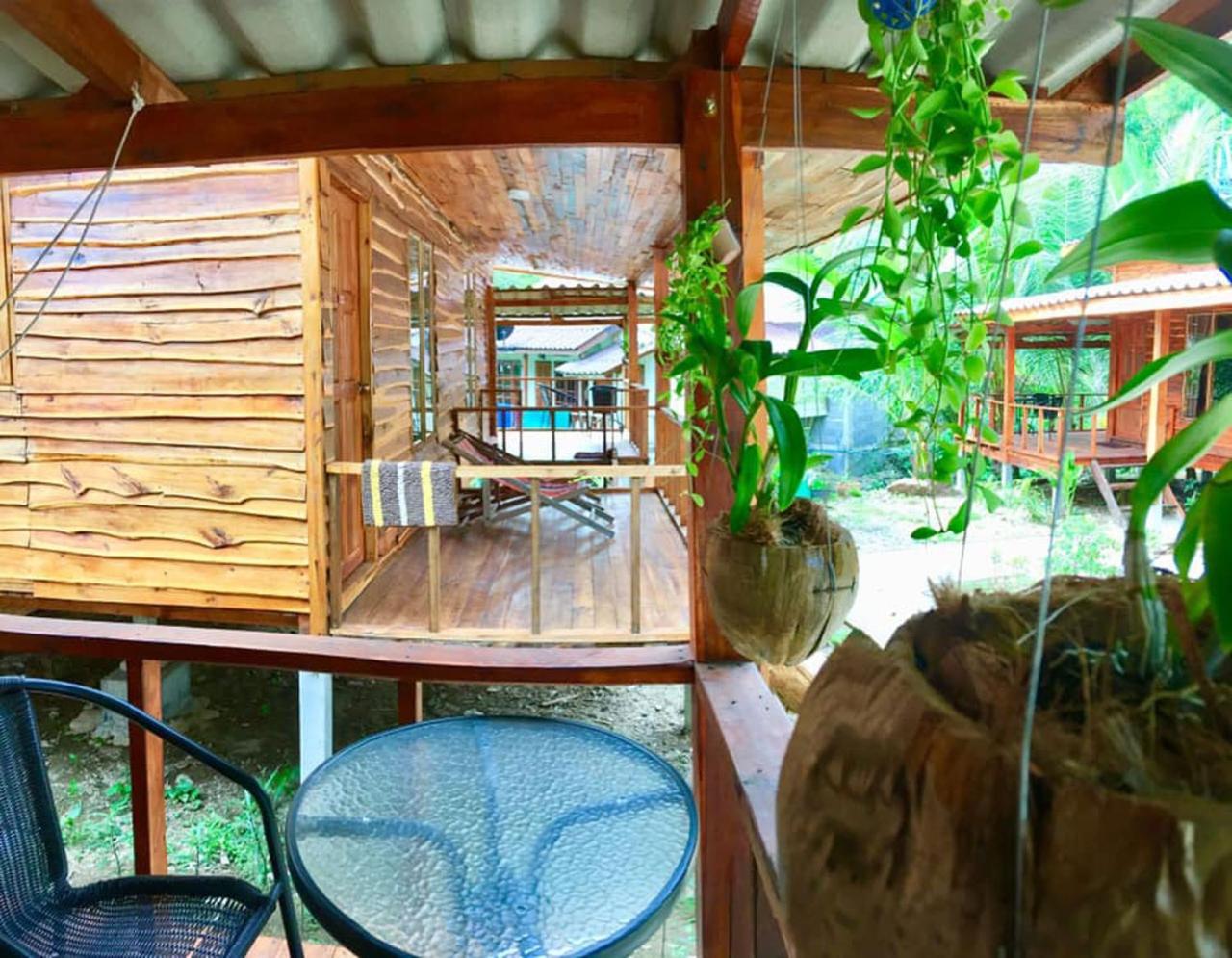 Lanta A Toi House Hotel Koh Lanta Bagian luar foto