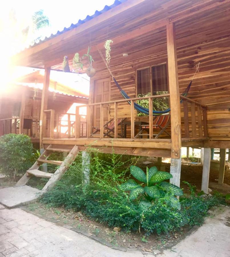 Lanta A Toi House Hotel Koh Lanta Bagian luar foto
